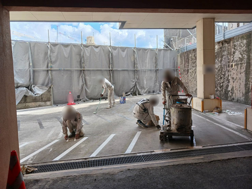 駐車場のライン引き