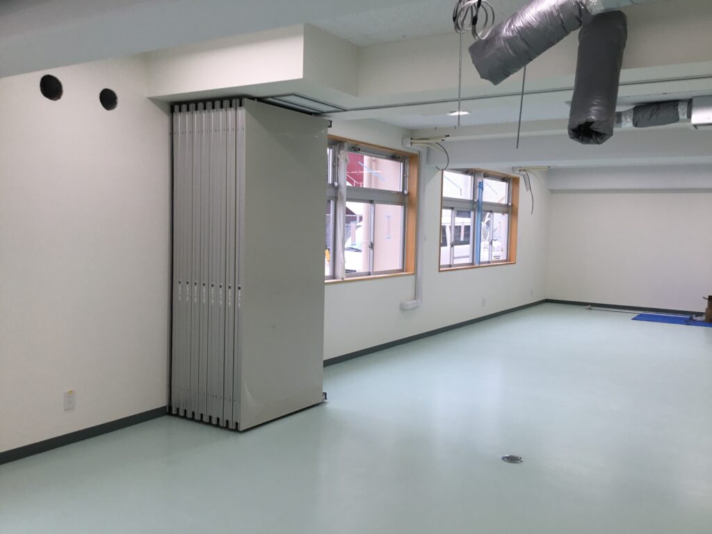 シンプルなデザインとワンタッチ圧接による抜群の操作性で高い遮音性を生み出します。