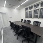 新社屋の会議室テーブル・イス納品後