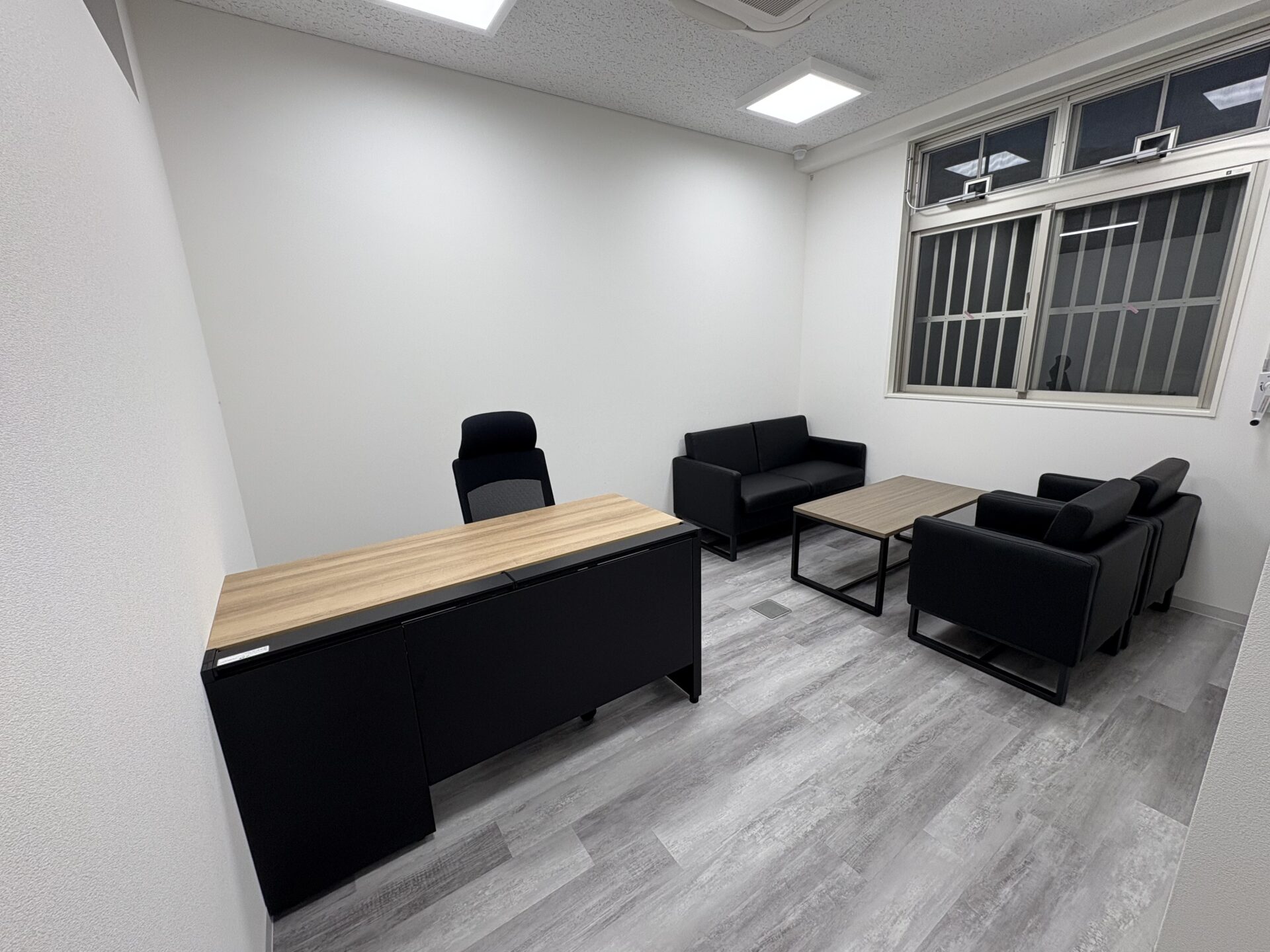 納品後の会長室