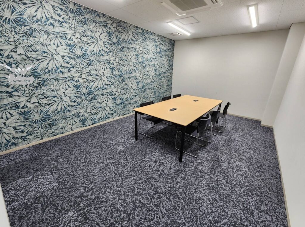 施工後：タイルカーペット