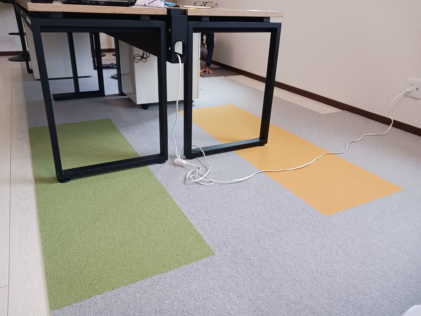 タイルカーペット納入