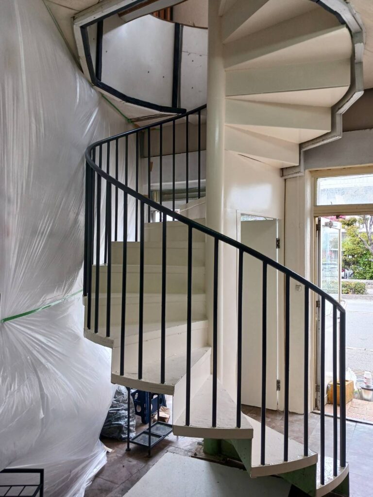 施工後の螺旋階段。