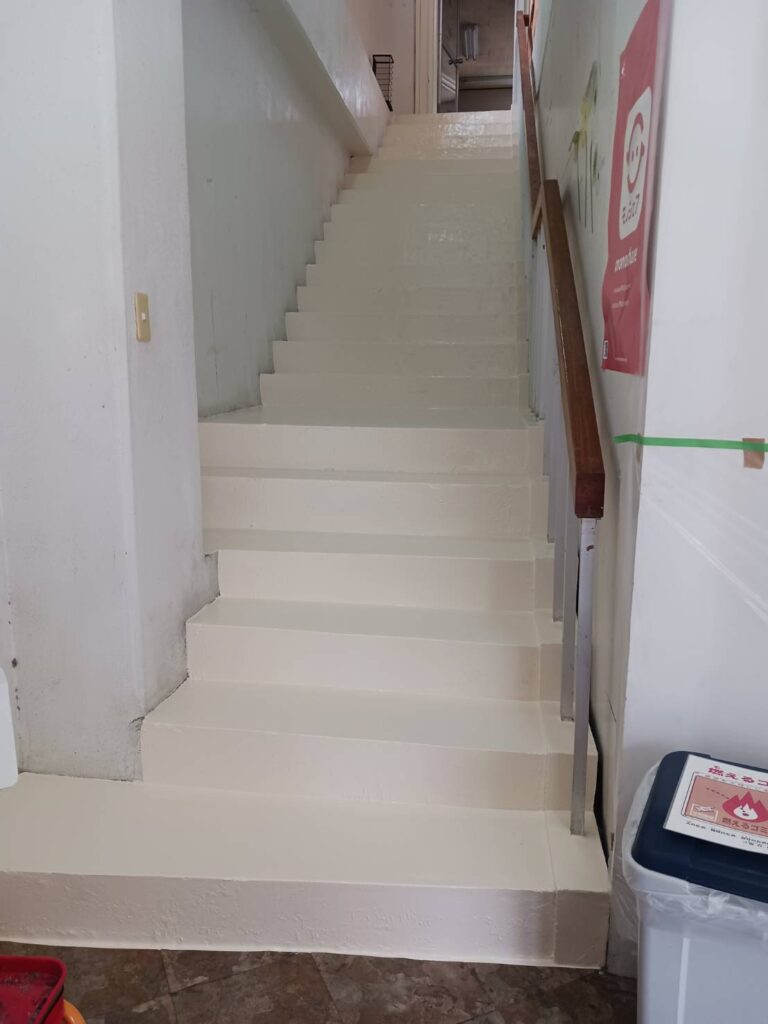 施工後の階段。