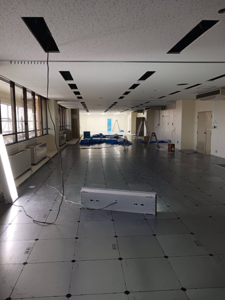 OAフロア施工中②