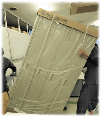 【新人体験レポ】沖縄日本管財様へ、PLUS社製のロッカーを納品してきた!