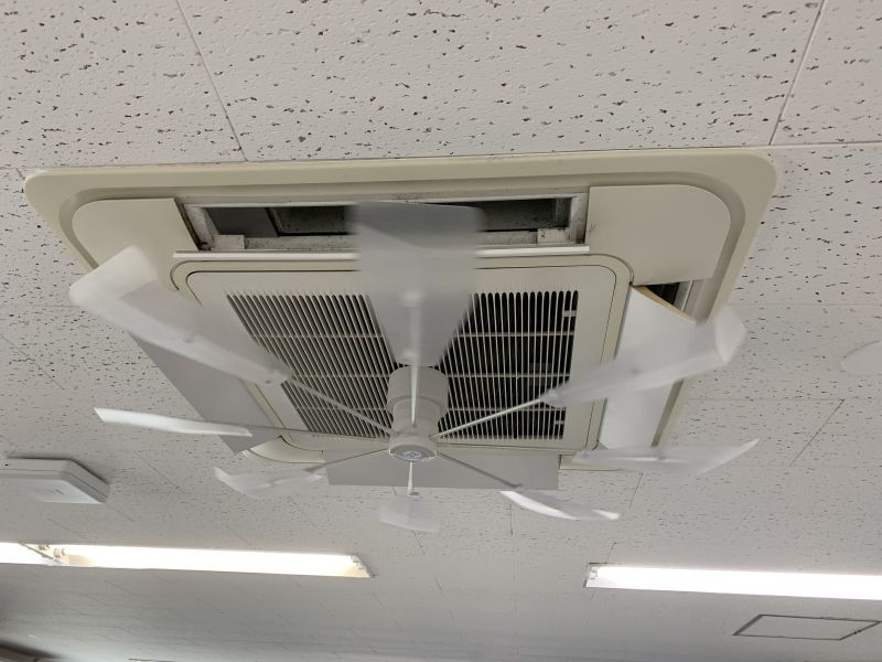 エアコンの効きムラ解消にハイブリッドファン