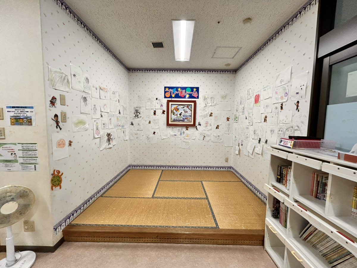 清掃などのご負担を考えて畳の張替えではなく、フロアシートの提案をさせていただきました。