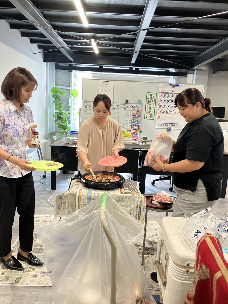 先輩方が、企画運営してくださり、大きな「乾杯!」という楽し気な掛け声とともに、宴が始まりました!
