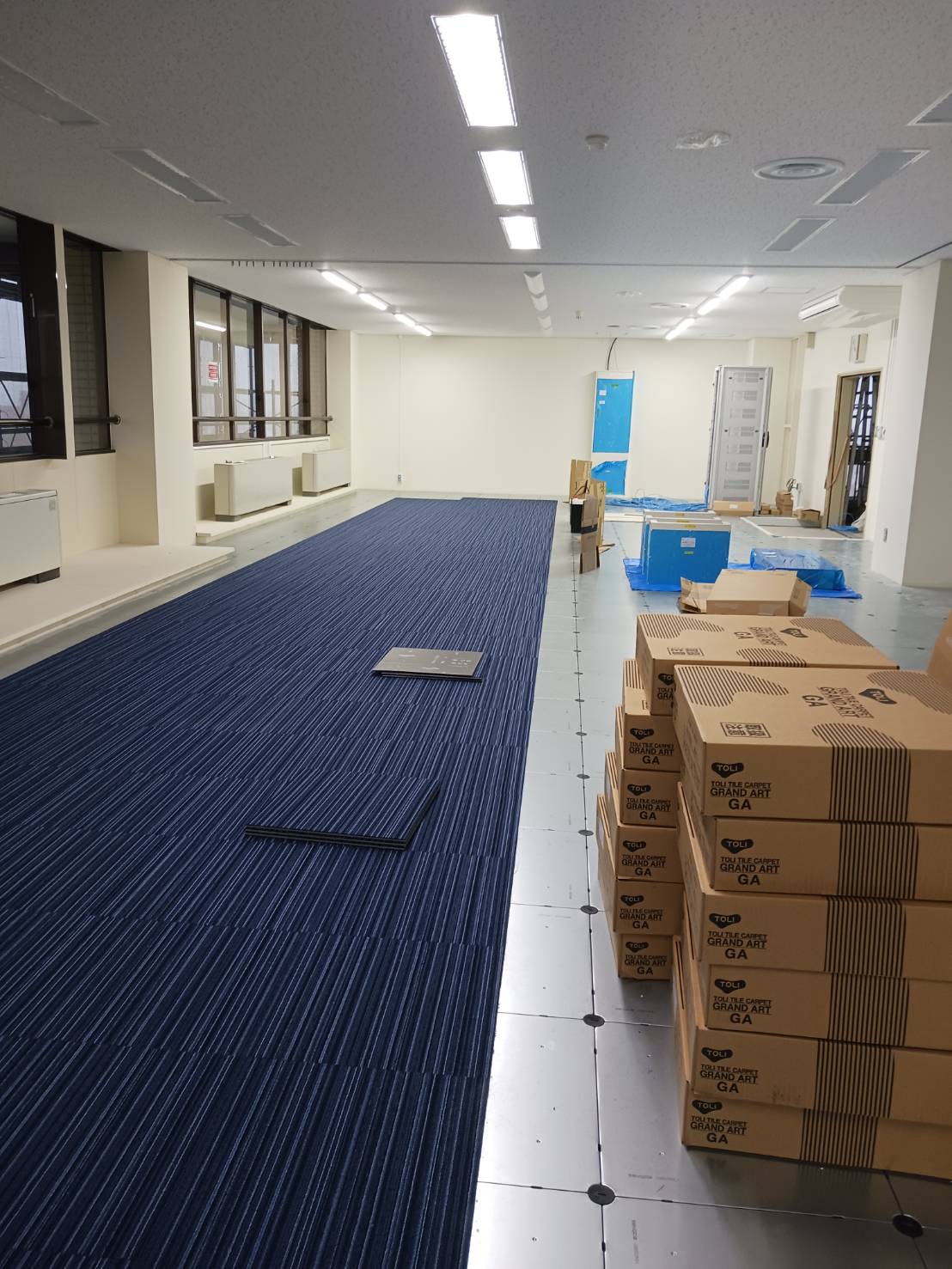 OAフロア施工中③